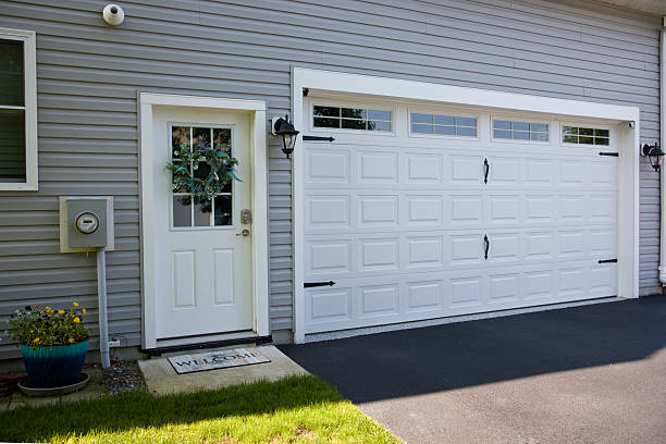 24/7 Emergency Garage Door Panel Replacement experts in Lake Don Pedro, CA